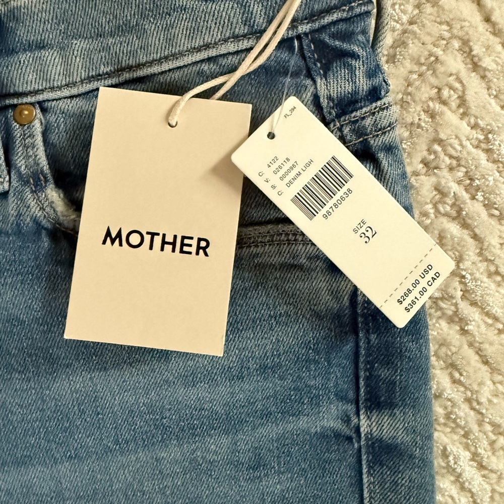 MOTHER Classic Denim Blue Jeans - The Weekender Fray